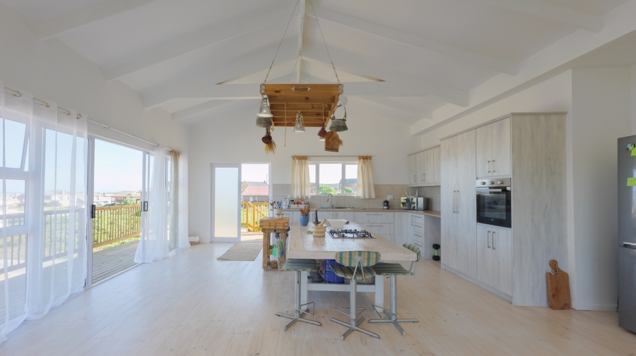 4 Bedroom Property for Sale in Suiderstrand Western Cape